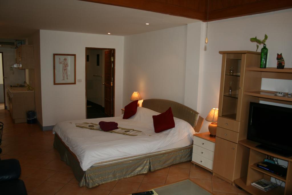 Aquarius Gay Guesthouse & Sauna Patong Extérieur photo