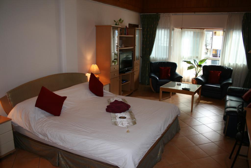 Aquarius Gay Guesthouse & Sauna Patong Chambre photo