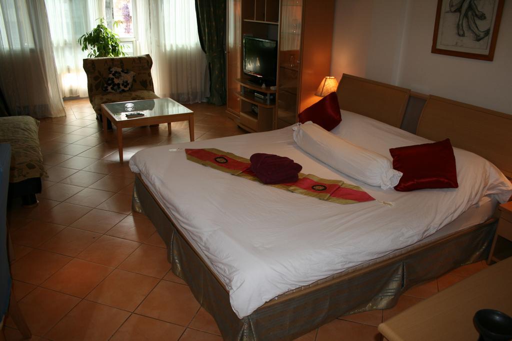 Aquarius Gay Guesthouse & Sauna Patong Chambre photo