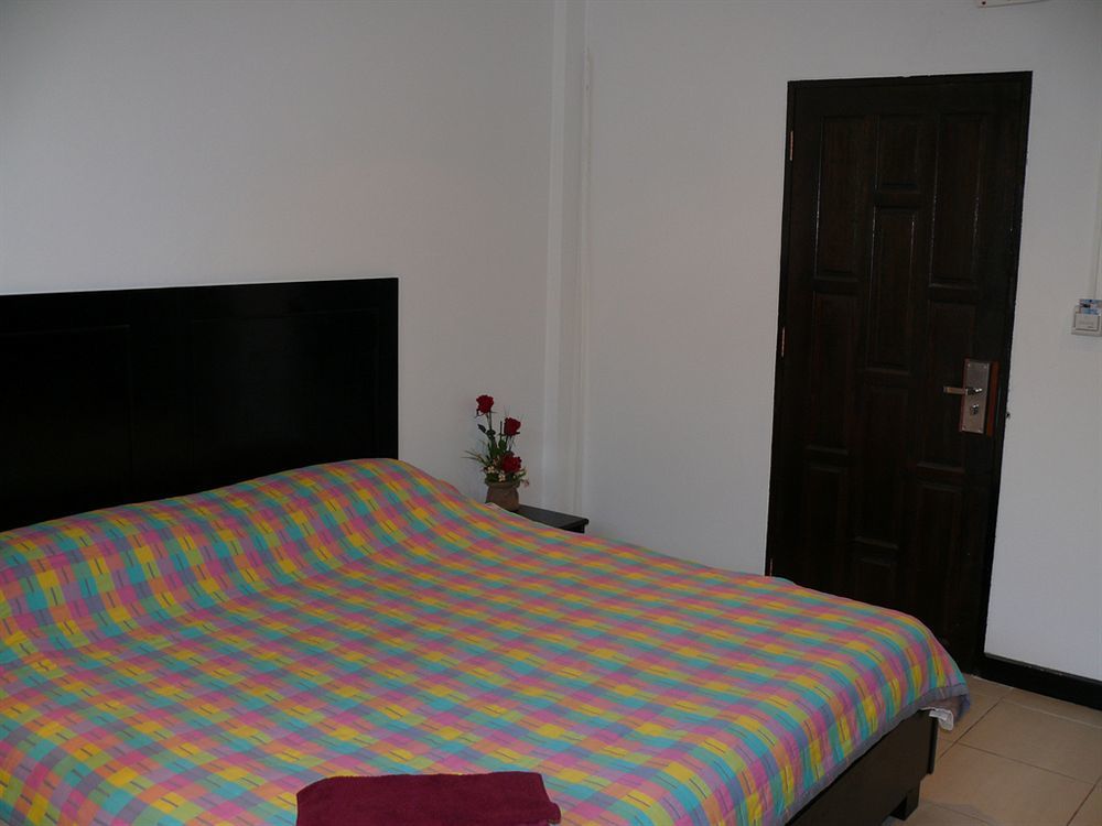 Aquarius Gay Guesthouse & Sauna Patong Extérieur photo
